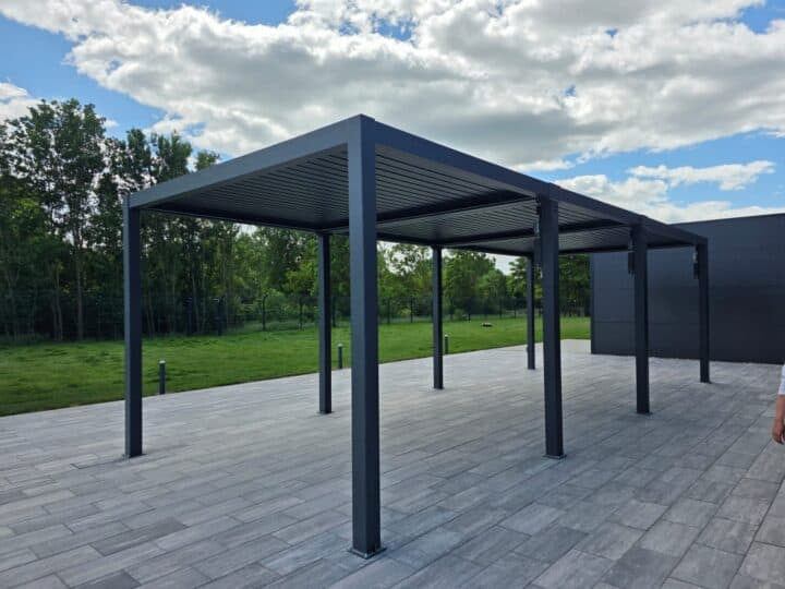 Vrijstaande aluminium overkapping